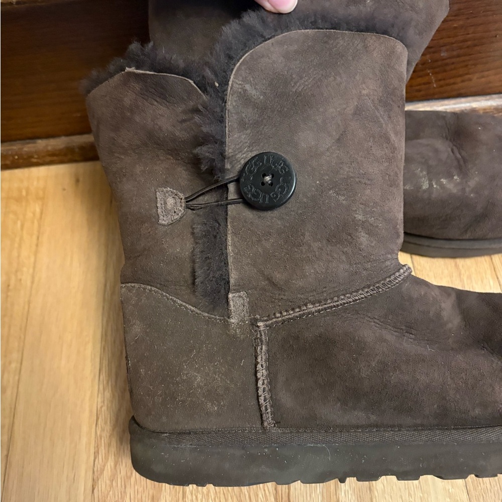 Brown Used Uggs!